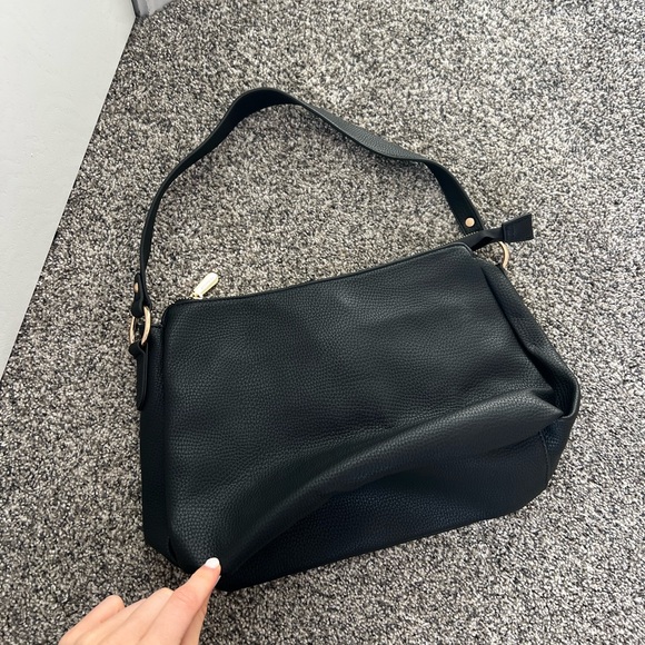 BLACK FAUX LEATHER SHOULDER BAG - Picture 1 of 3